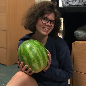 Meet your Posher, Lily